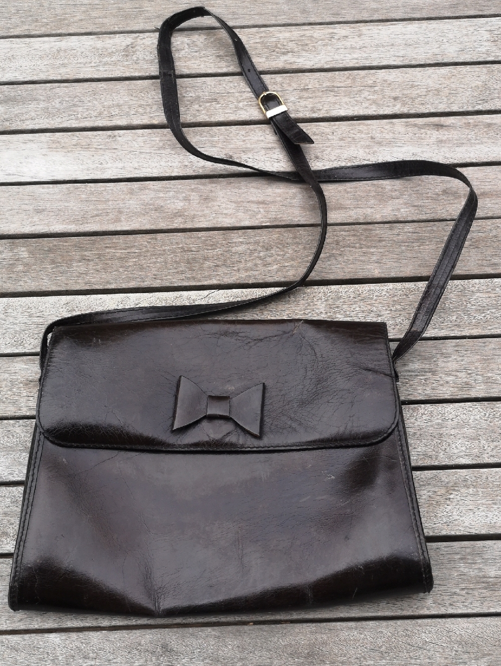 Vintage leather Eaton's shoulder/crossbody purse